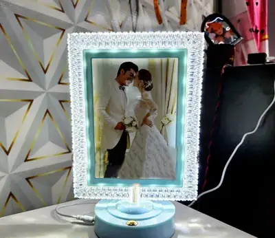Crystal LED photo frame